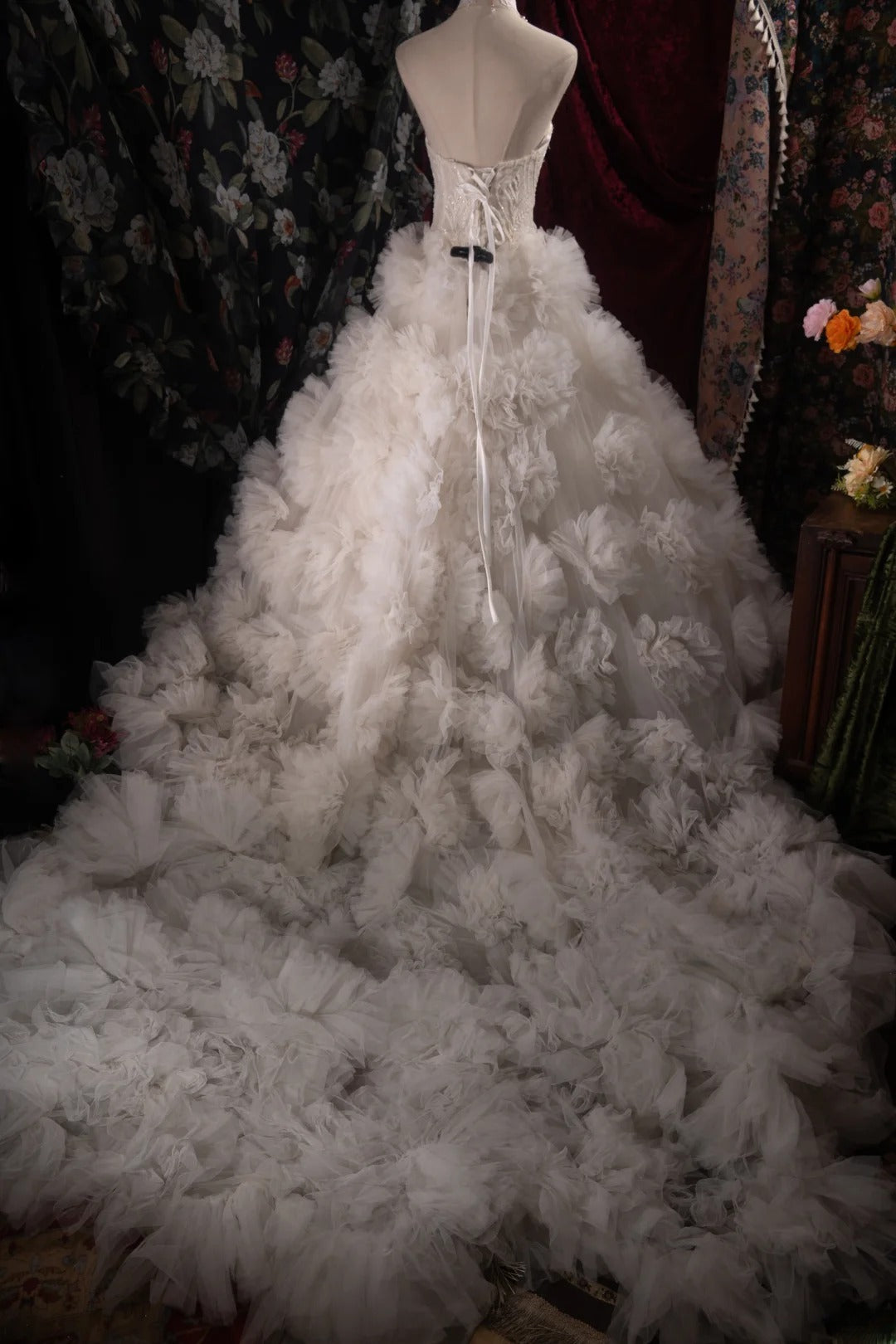 Stunning Ball Gown Sweetheart White Tulle 2000s With Flowers Long Autumn Winter Bridal Dress Wedding Dresses RB8382