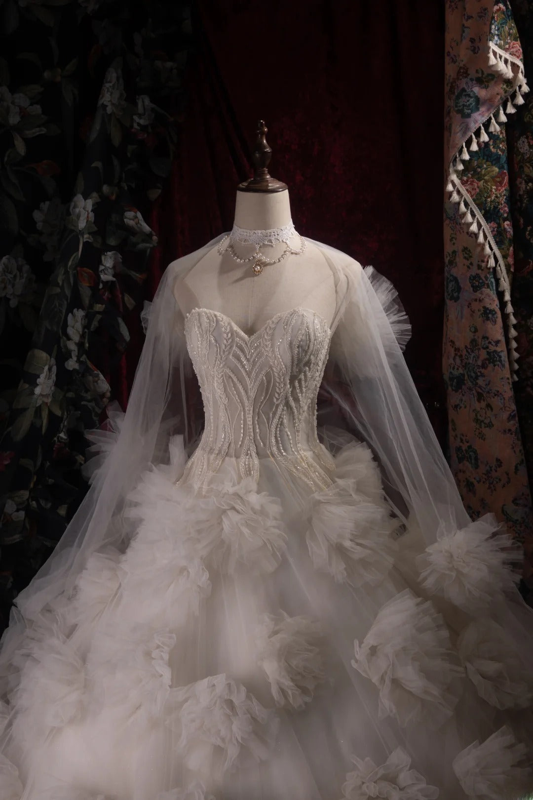 Stunning Ball Gown Sweetheart White Tulle 2000s With Flowers Long Autumn Winter Bridal Dress Wedding Dresses RB8382