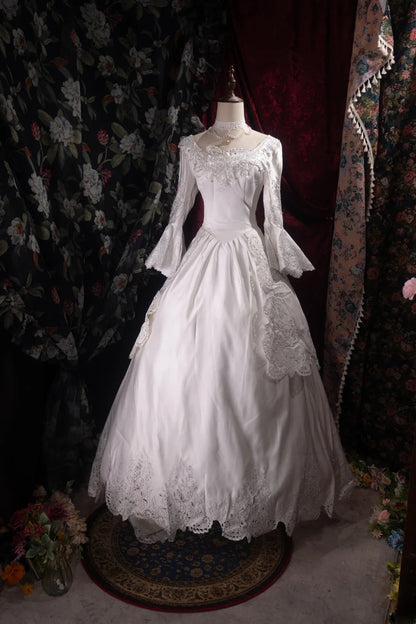 Vintage Ball Gown Square Neck Satin White 2000s With Sleeves Long Autumn Winter Bridal Dress Wedding Dresses RB8383