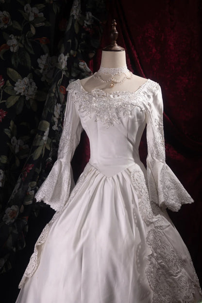 Vintage Ball Gown Square Neck Satin White 2000s With Sleeves Long Autumn Winter Bridal Dress Wedding Dresses RB8383