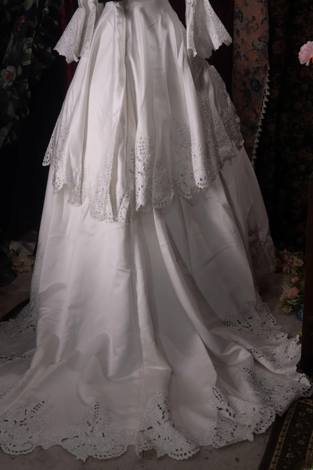 Vintage Ball Gown Square Neck Satin White 2000s With Sleeves Long Autumn Winter Bridal Dress Wedding Dresses RB8383
