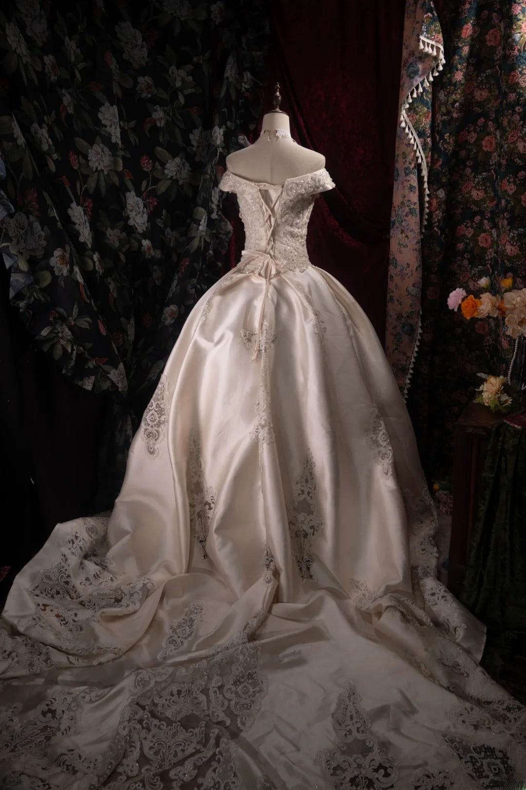 Vintage Ball Gown Off The Shoulder Satin White 2000s With Sleeves Long Autumn Winter Bridal Dress Wedding Dresses RB8385
