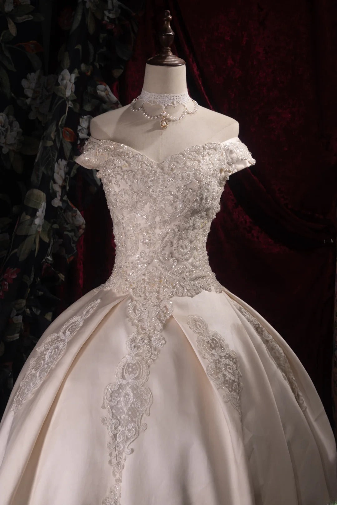 Vintage Ball Gown Off The Shoulder Satin White 2000s With Sleeves Long Autumn Winter Bridal Dress Wedding Dresses RB8385