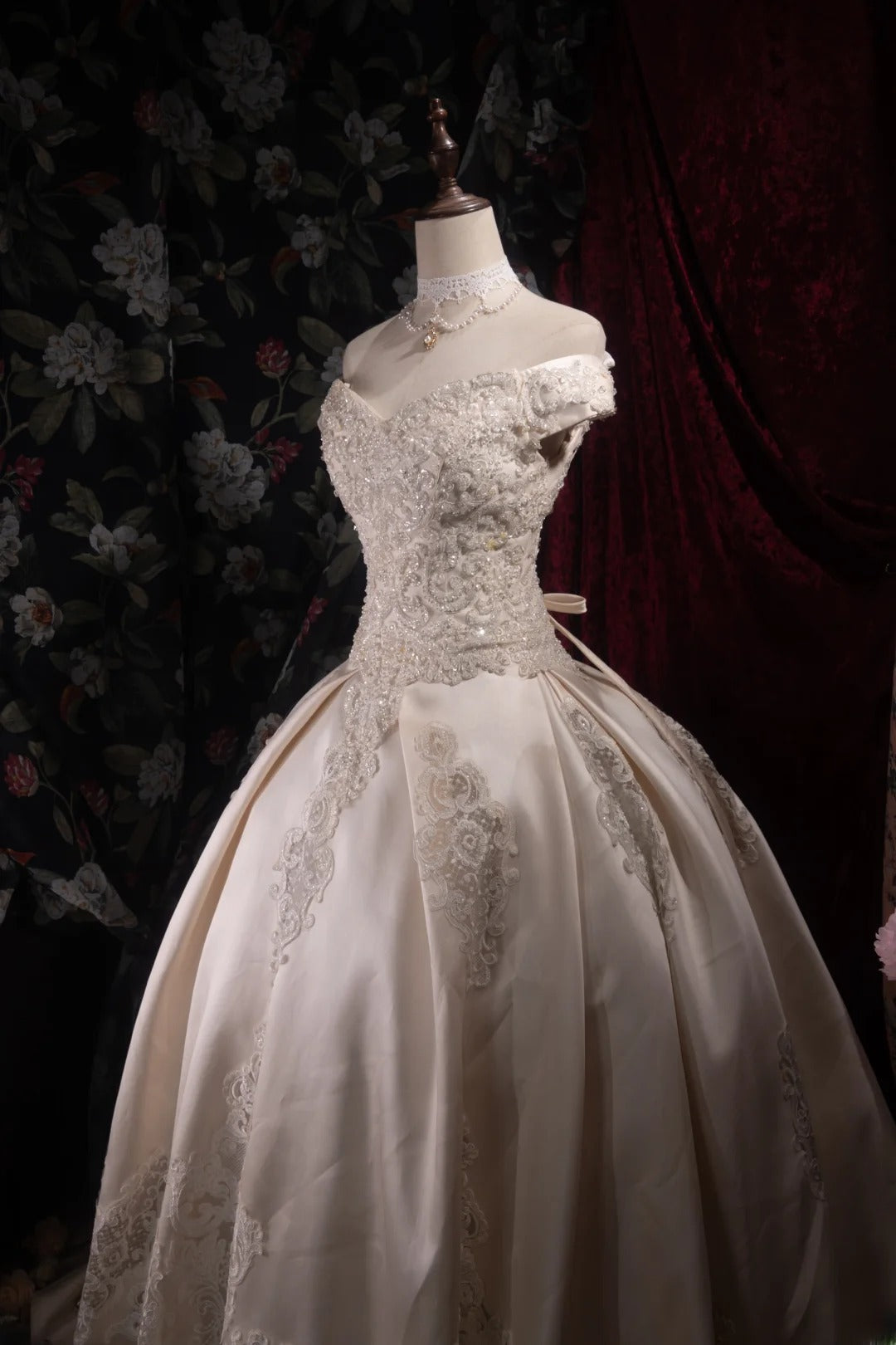 Vintage Ball Gown Off The Shoulder Satin White 2000s With Sleeves Long Autumn Winter Bridal Dress Wedding Dresses RB8385