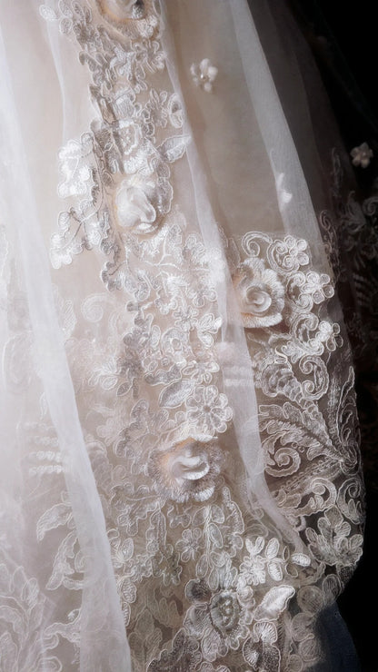 Vintage Wedding Dress Ball Gown Off Shoulder Appliques White With Lace Bridal Gown for Big Day RB9977