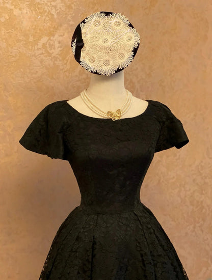 Cute Ball Gown Black Lace Bateau Mid Length Party Dresses Homecoming Cocktail Gown RB9125