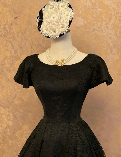 Cute Ball Gown Black Lace Bateau Mid Length Party Dresses Homecoming Cocktail Gown RB9125