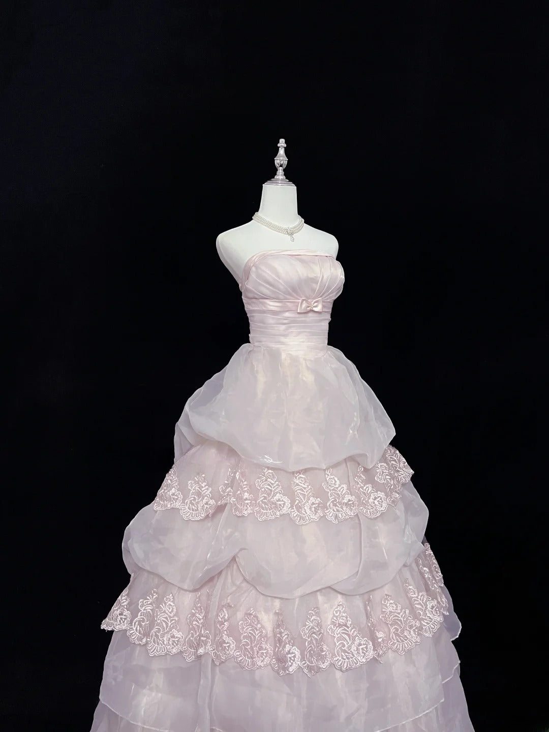 Pretty Ball Gowns Strapless Pink Organza With Lace Appliqued Bow Long Prom Dress Puffy Sweet 16 Sweet Sixteen Outfits Vestido de 15 RB7594
