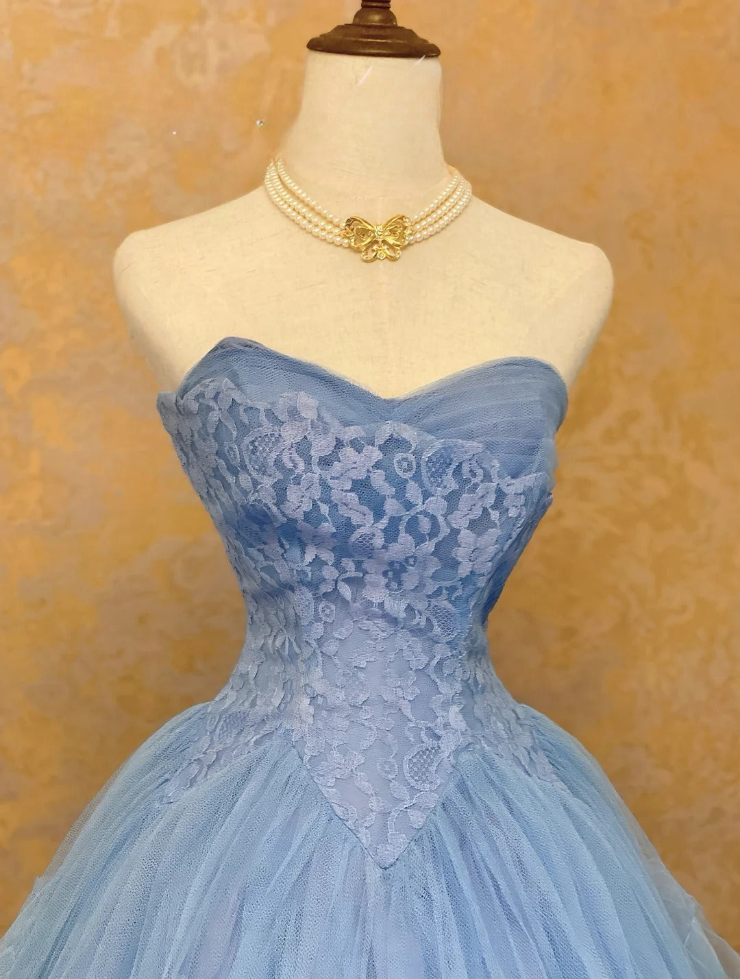 Elegant Ball Gown Sweetheart Blue Lace Prom Dress Floor Length For Women Evening Party Gown RB9127