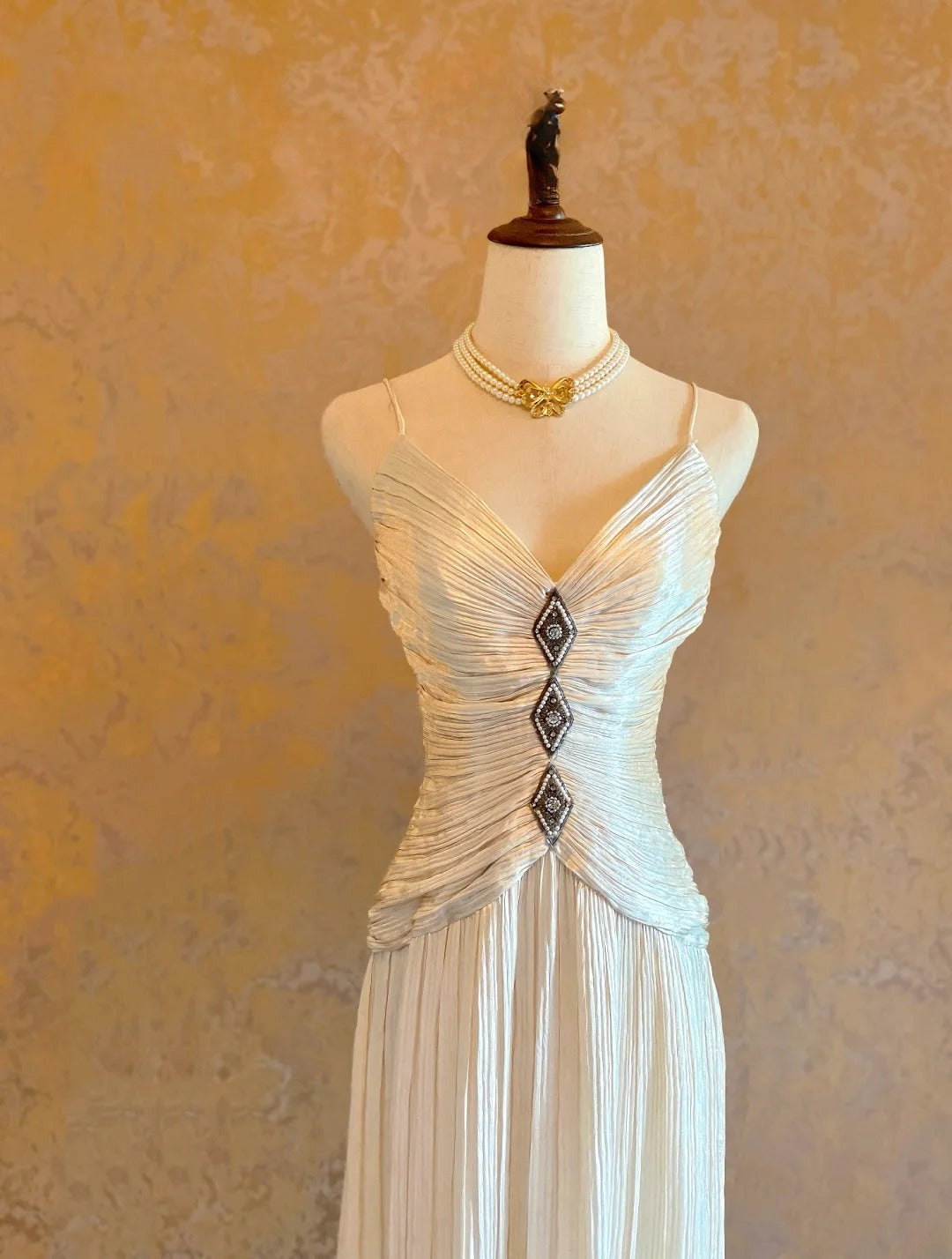 Elegant A line Spaghetti Straps White Satin Prom Dress Floor Length For Women Evening Party Gown RB9128