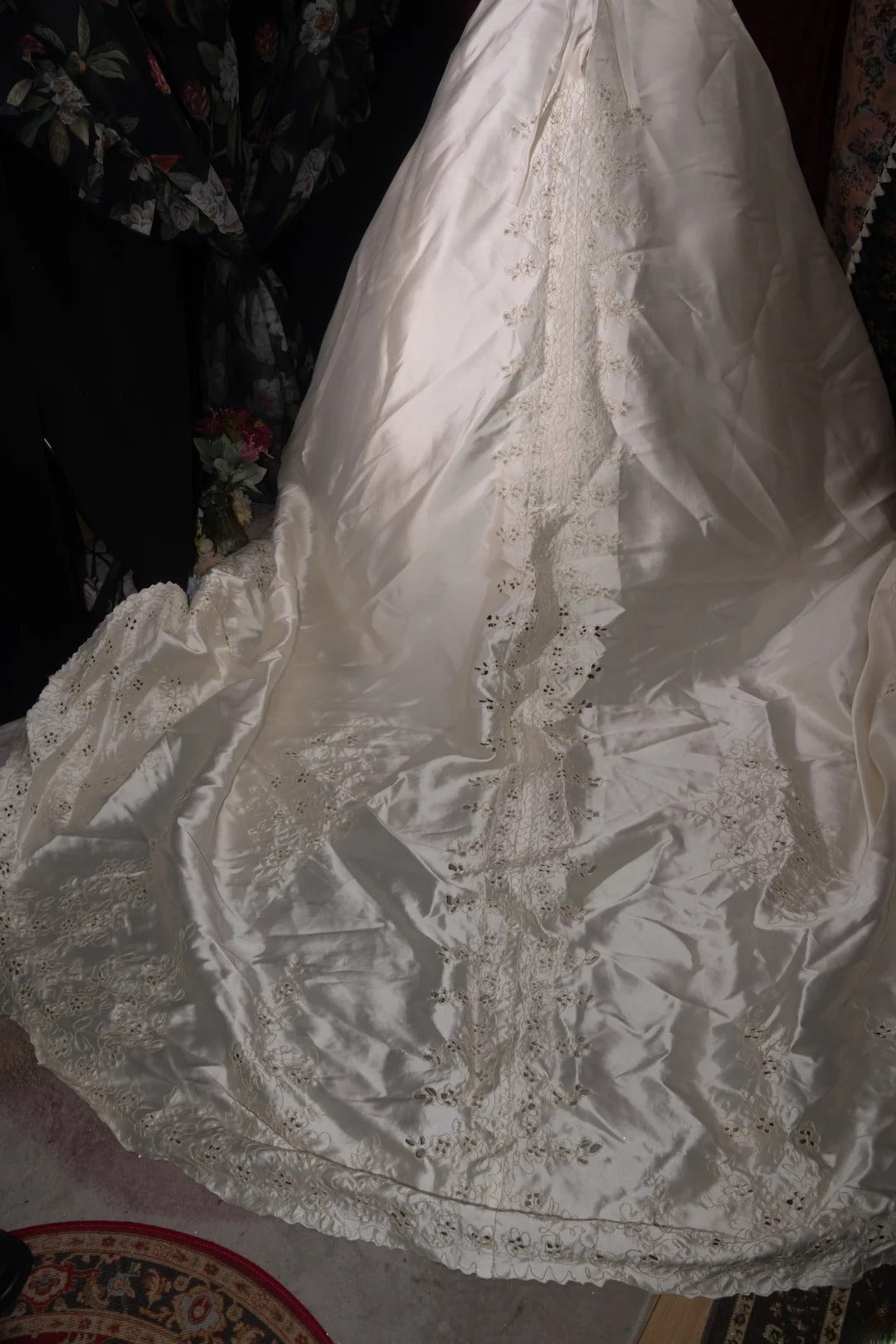 Stunning Ball Gown Strapless 2000s White With Appliqued Flowers Long Autumn Winter Bridal Dress Wedding Dresses RB8473