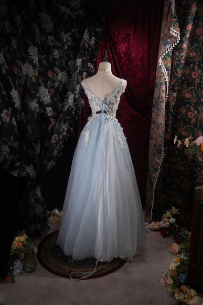 Modest A line V Neck Light Blue Tulle With Appliqued School Dances Prom Dresses 8th Grade Formal Outfits Evening Gown RB8475