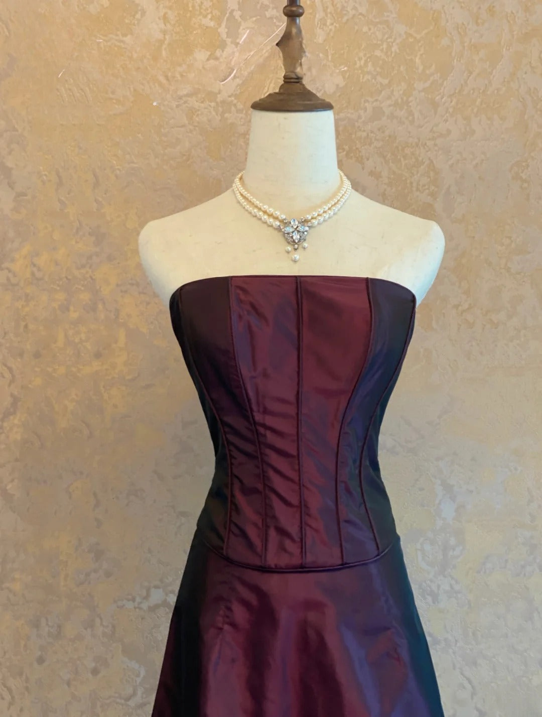 Elegant A line Strapless Burgundy Satin Prom Dress Floor Length For Women Evening Party Gown RB9132