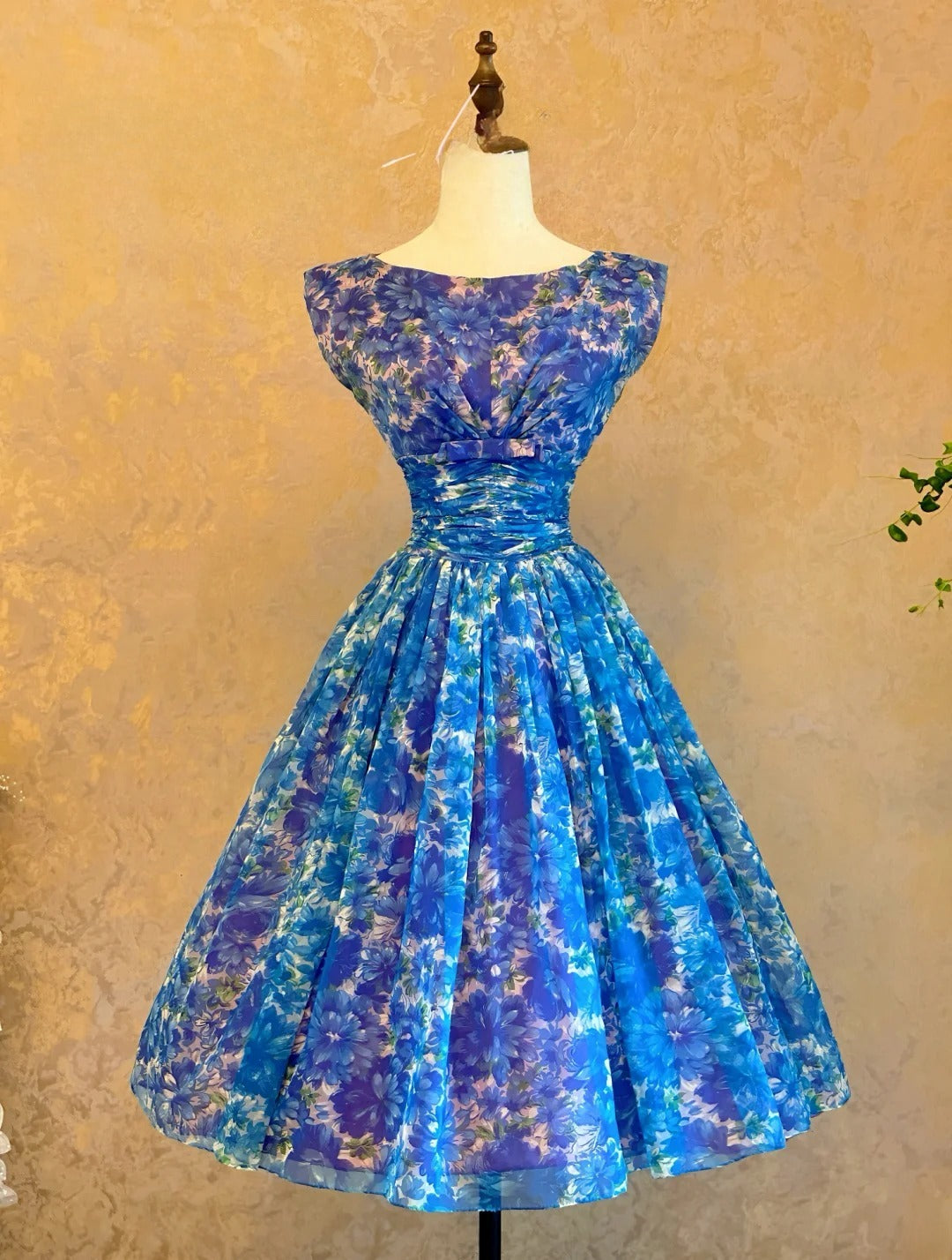 Cute Ball Gown Scoop Royal Blue Floral Knee Length Party Dresses Homecoming Cocktail Gown RB9134
