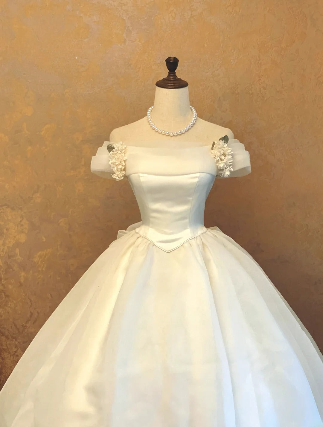 Elegant Floor Length Wedding Dress Classic White With Sleeves Off Shoulder Bridal Gown for Big Day RB9137