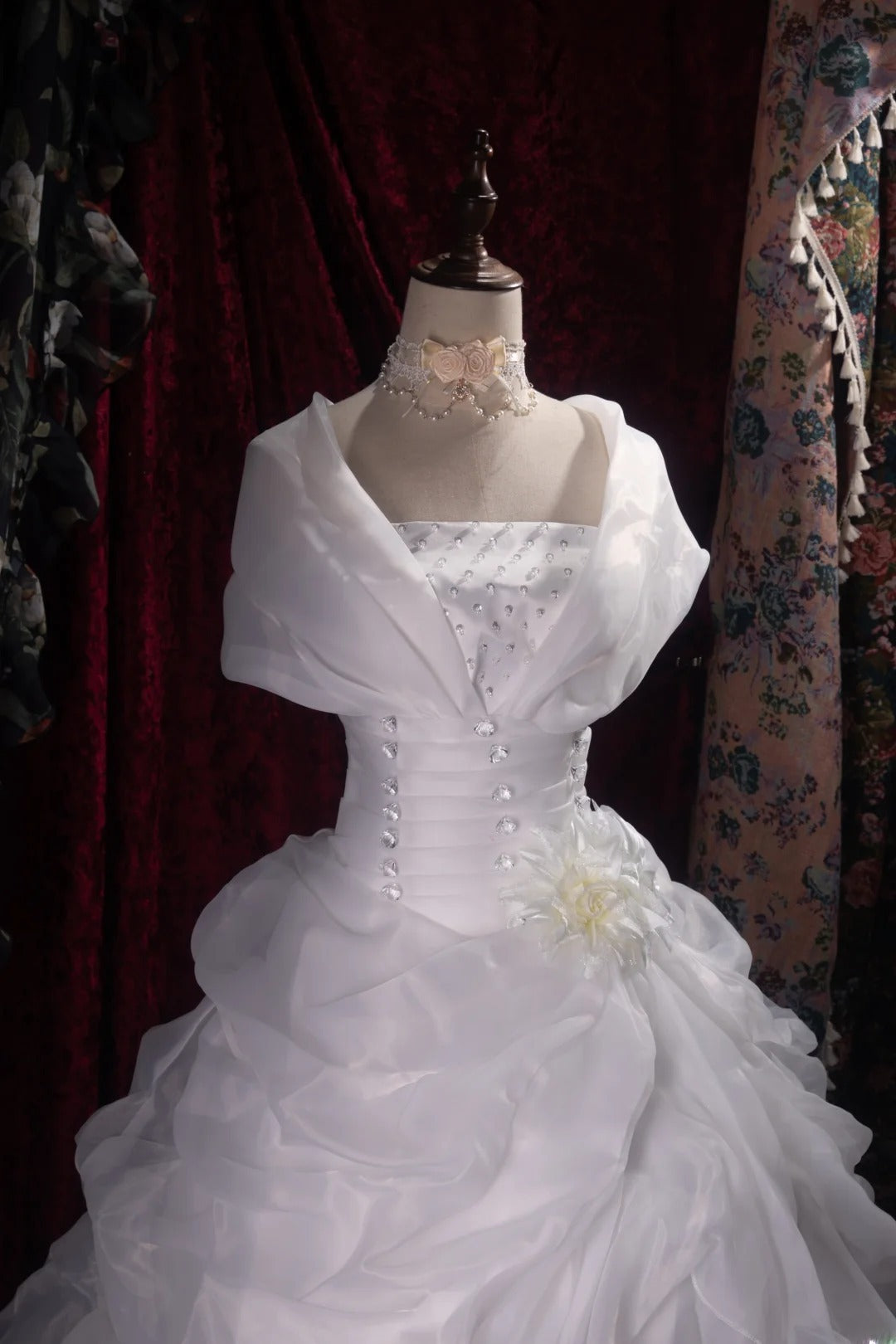 Stunning Ball Gown Strapless Beaded 2000s White With Cape Button Fitted Long Autumn Winter Bridal Dress Wedding Dresses RB8484
