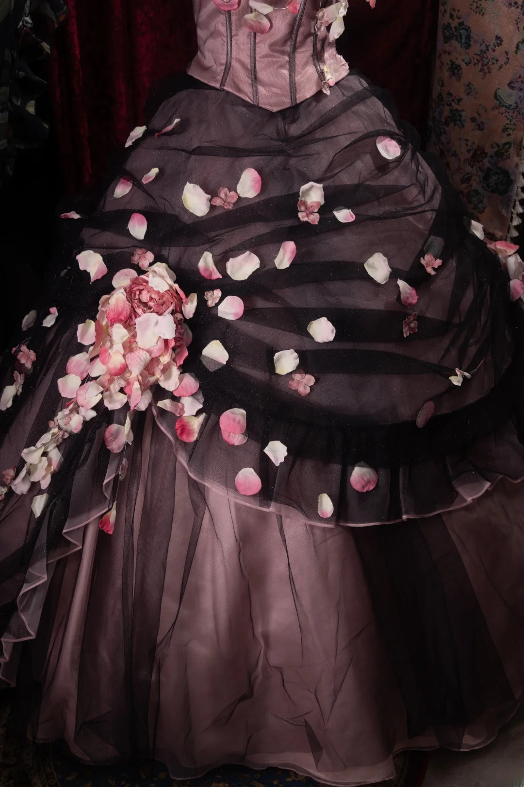 Dreamy Ball Gown Formal Events Strapless Black Tulle Pink With Flowers Quince Dress Quinceanera Dresses Birthday Outfits RB8486