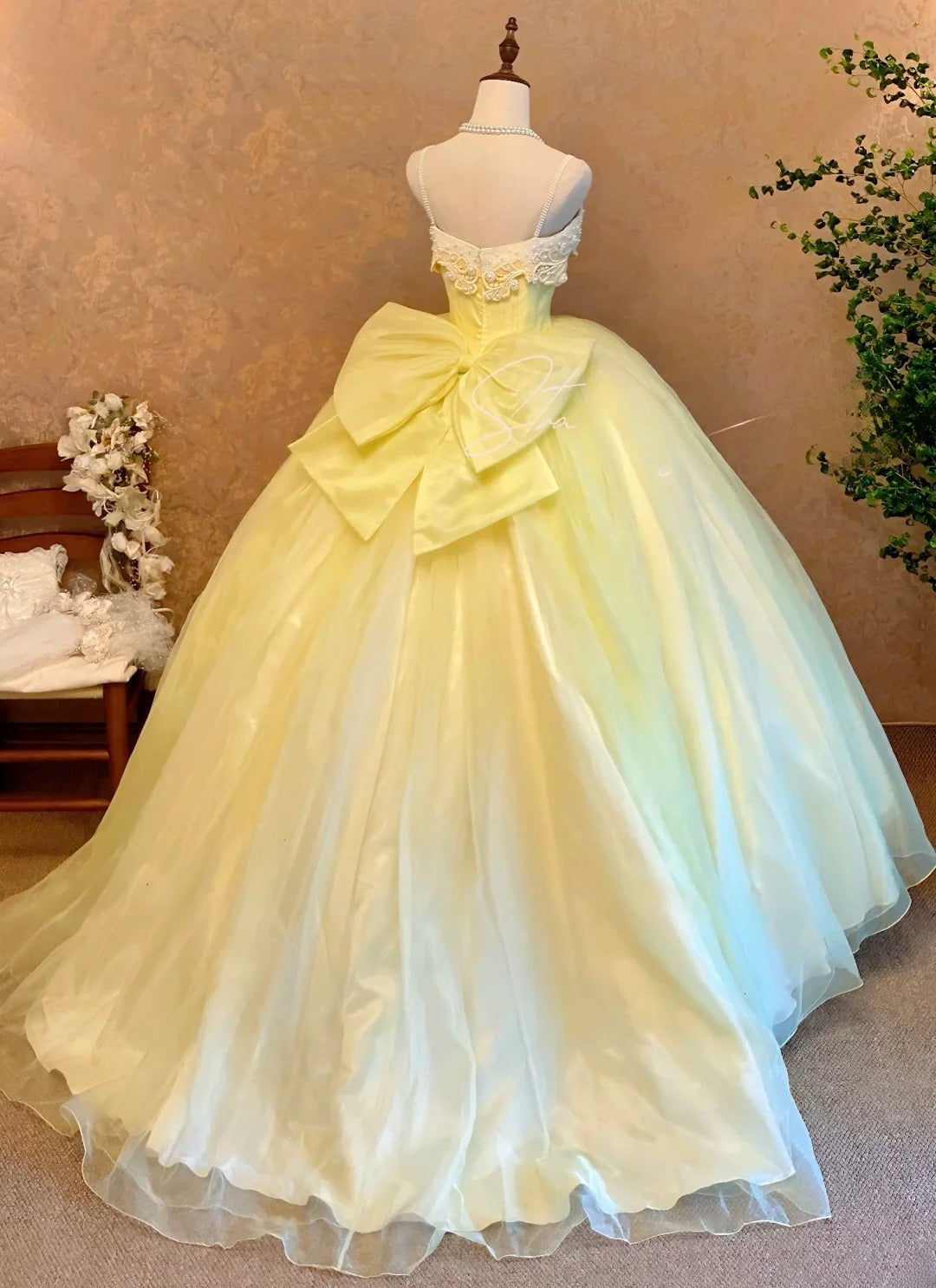 Quinceanera Dress Yellow Spaghetti Straps With Bow Pearls With Train Ball Gown Sweet 15 15th Birthday Gown RB9140