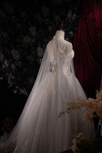 Beautiful Ball Gown Scoop Neck White Tulle 2000s With Cape Lace Fitted Long Autumn Winter Bridal Dress Wedding Dresses RB8487