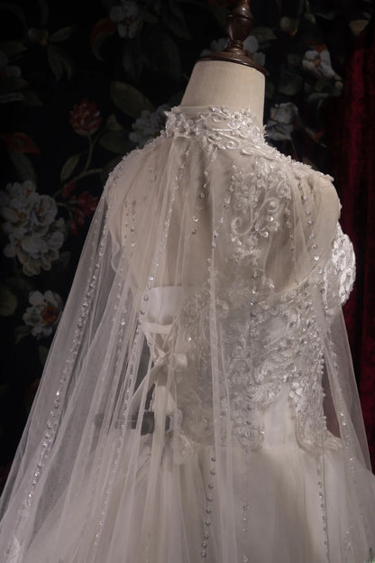 Beautiful Ball Gown Scoop Neck White Tulle 2000s With Cape Lace Fitted Long Autumn Winter Bridal Dress Wedding Dresses RB8487
