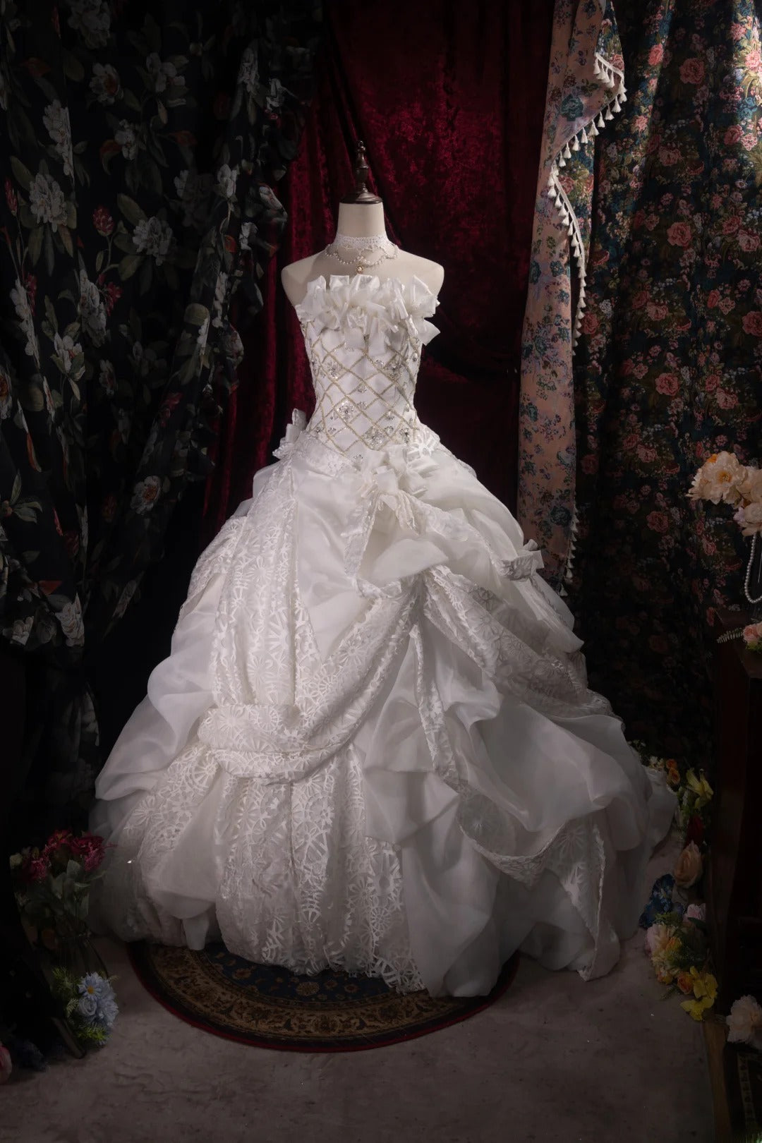 Beautiful Ball Gown Strapless White Lace 2000s With Corset Fitted Long Autumn Winter Bridal Dress Wedding Dresses RB8489