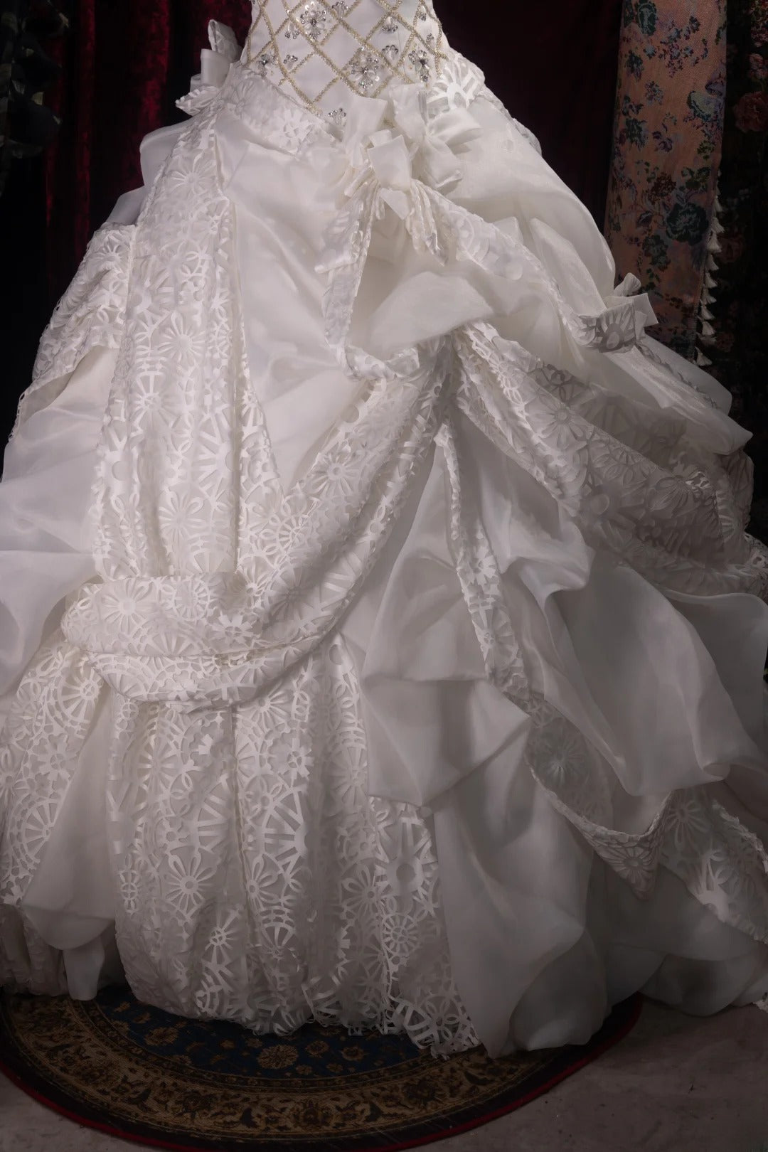 Beautiful Ball Gown Strapless White Lace 2000s With Corset Fitted Long Autumn Winter Bridal Dress Wedding Dresses RB8489