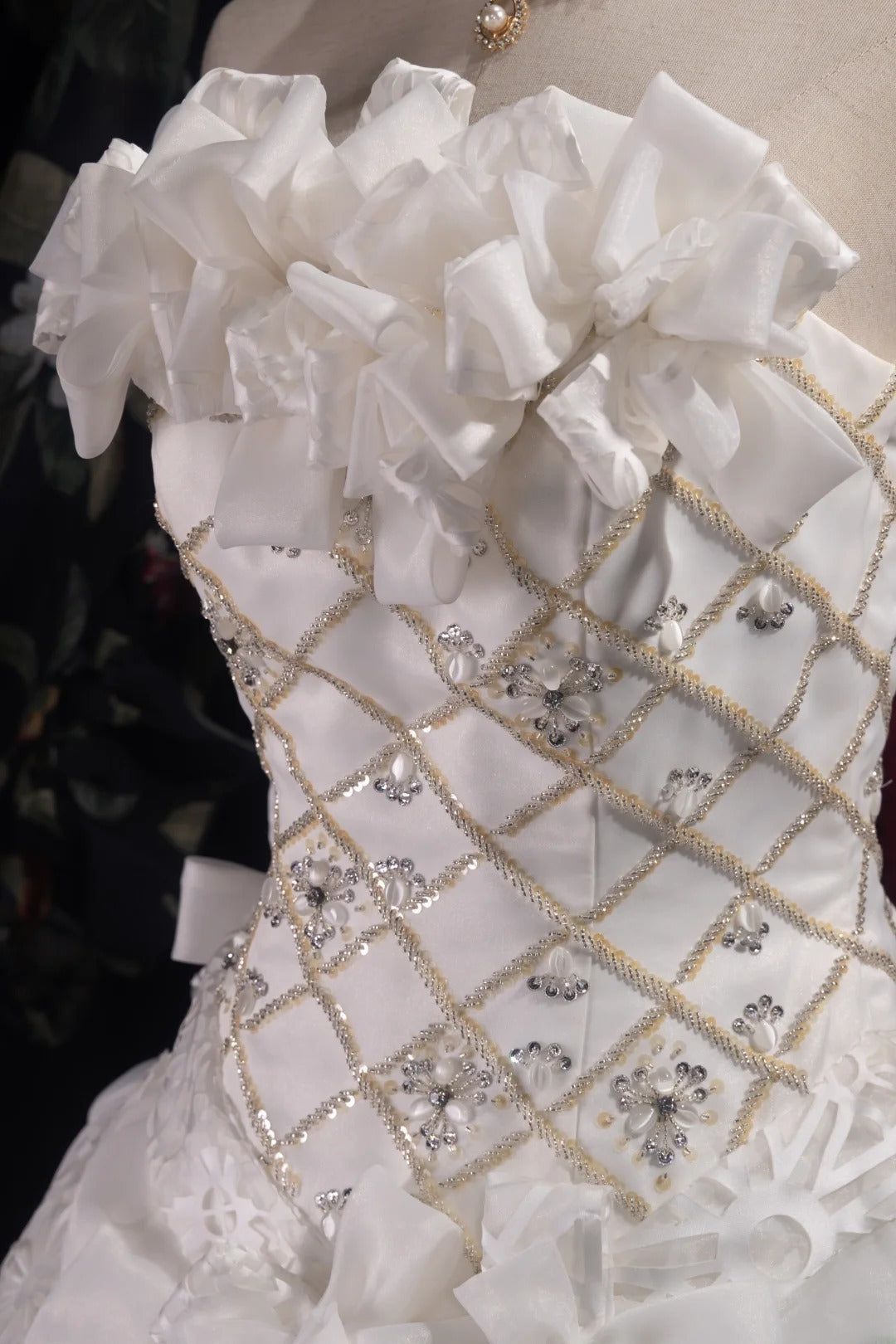 Beautiful Ball Gown Strapless White Lace 2000s With Corset Fitted Long Autumn Winter Bridal Dress Wedding Dresses RB8489