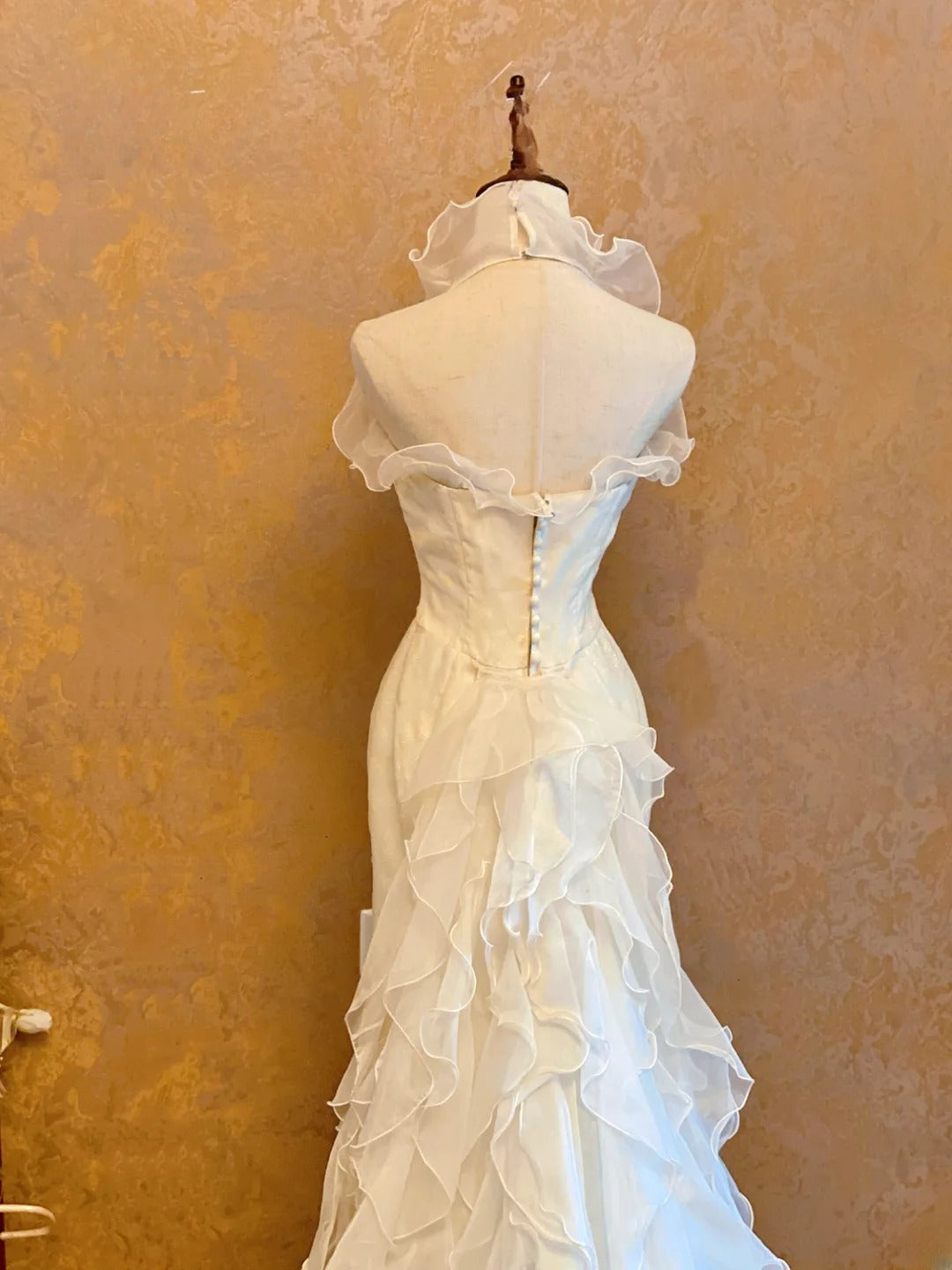 Elegant Floor Length Wedding Dress Classic White Mermaid With Tiered Layers Bridal Gown for Big Day RB9142