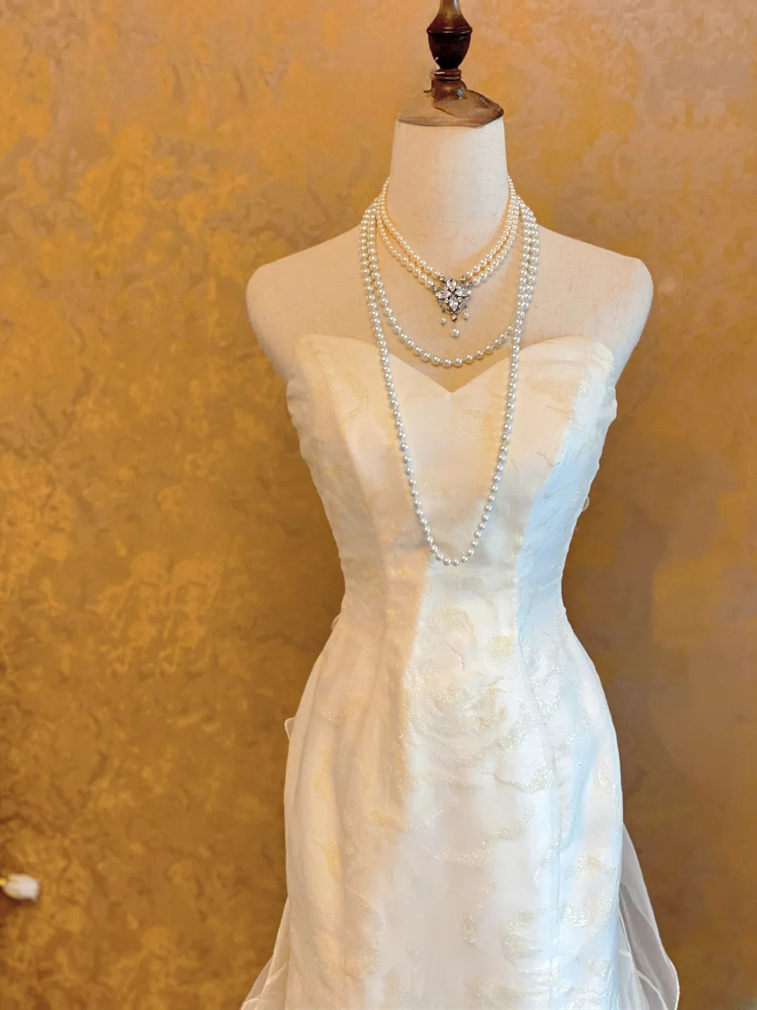 Elegant Floor Length Wedding Dress Classic White Mermaid With Tiered Layers Bridal Gown for Big Day RB9142