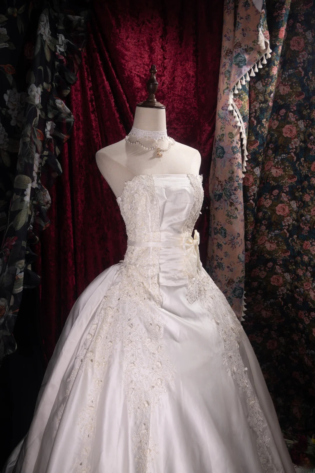 Beautiful Ball Gown Strapless White Lace 2000s With Appliqued Long Autumn Winter Bridal Dress Wedding Dresses RB8495