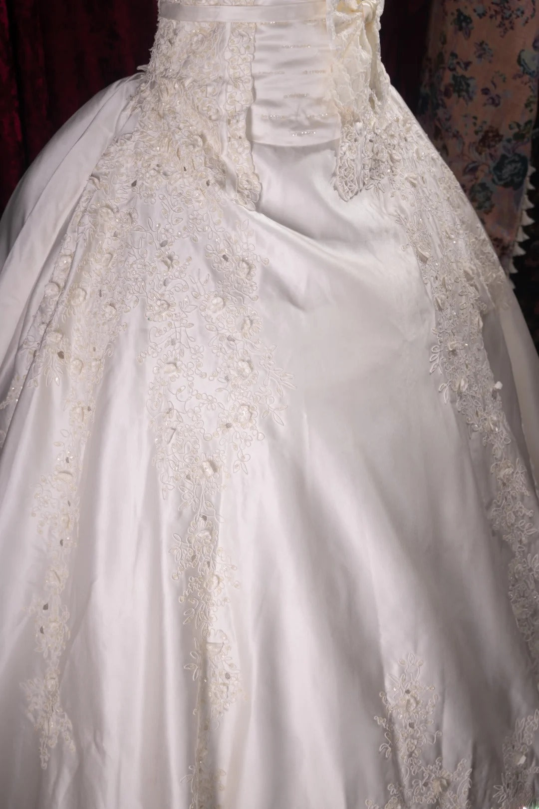 Beautiful Ball Gown Strapless White Lace 2000s With Appliqued Long Autumn Winter Bridal Dress Wedding Dresses RB8495