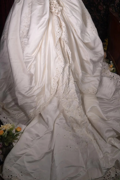 Beautiful Ball Gown Strapless White Lace 2000s With Appliqued Long Autumn Winter Bridal Dress Wedding Dresses RB8495
