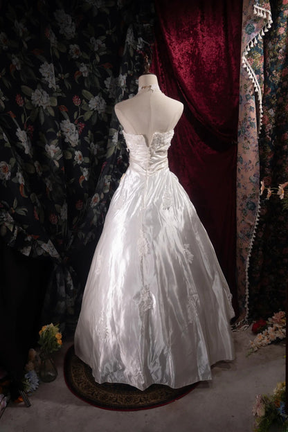Pretty Ball Gown Strapless White Lace 2000s With Appliqued Long Autumn Winter Bridal Dress Wedding Dresses RB8496