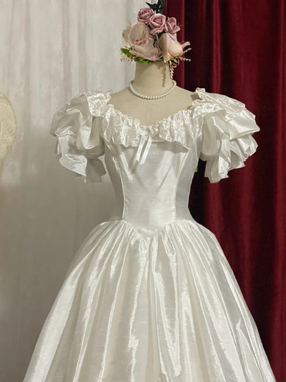 Elegant Floor Length Wedding Dress Classic White Ball Gown V Neck With Sleeves Bridal Gown for Big Day RB9147