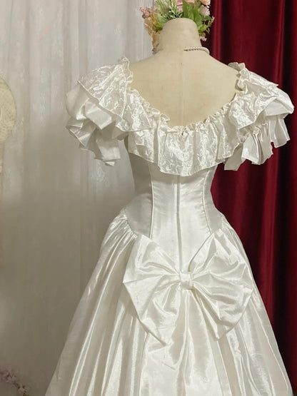 Elegant Floor Length Wedding Dress Classic White Ball Gown V Neck With Sleeves Bridal Gown for Big Day RB9147