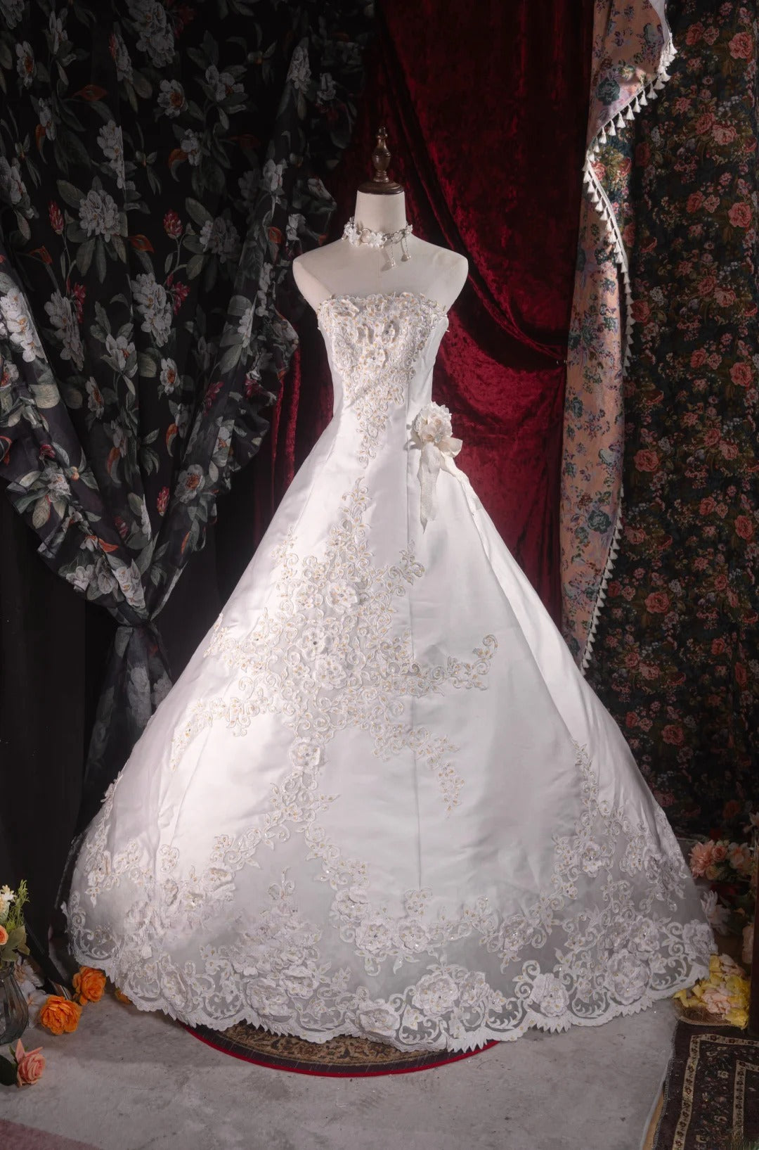 Vintage Ball Gown Strapless White Satin 2000s With Appliqued Long Autumn Winter Bridal Dress Wedding Dresses RB8501
