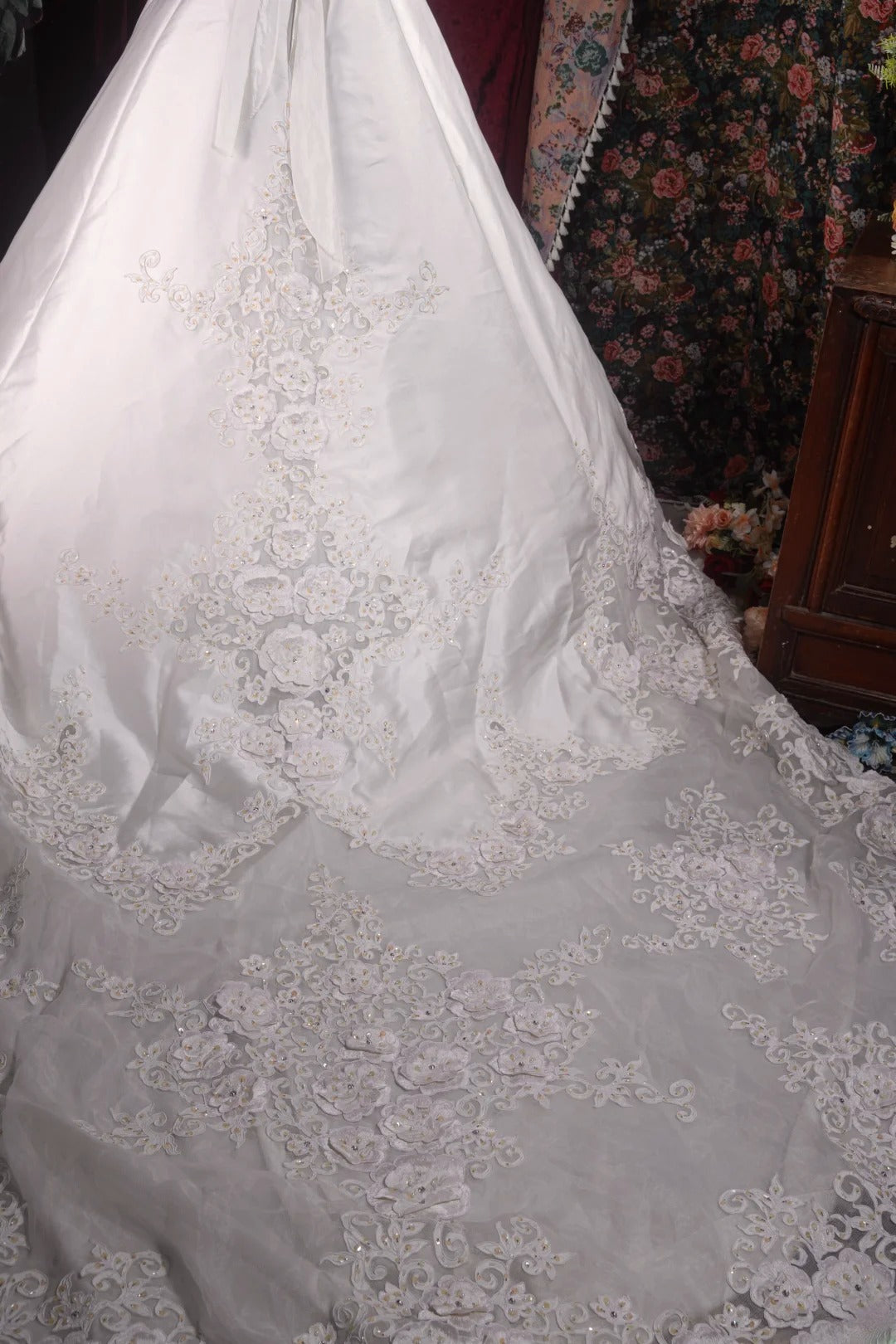 Vintage Ball Gown Strapless White Satin 2000s With Appliqued Long Autumn Winter Bridal Dress Wedding Dresses RB8501