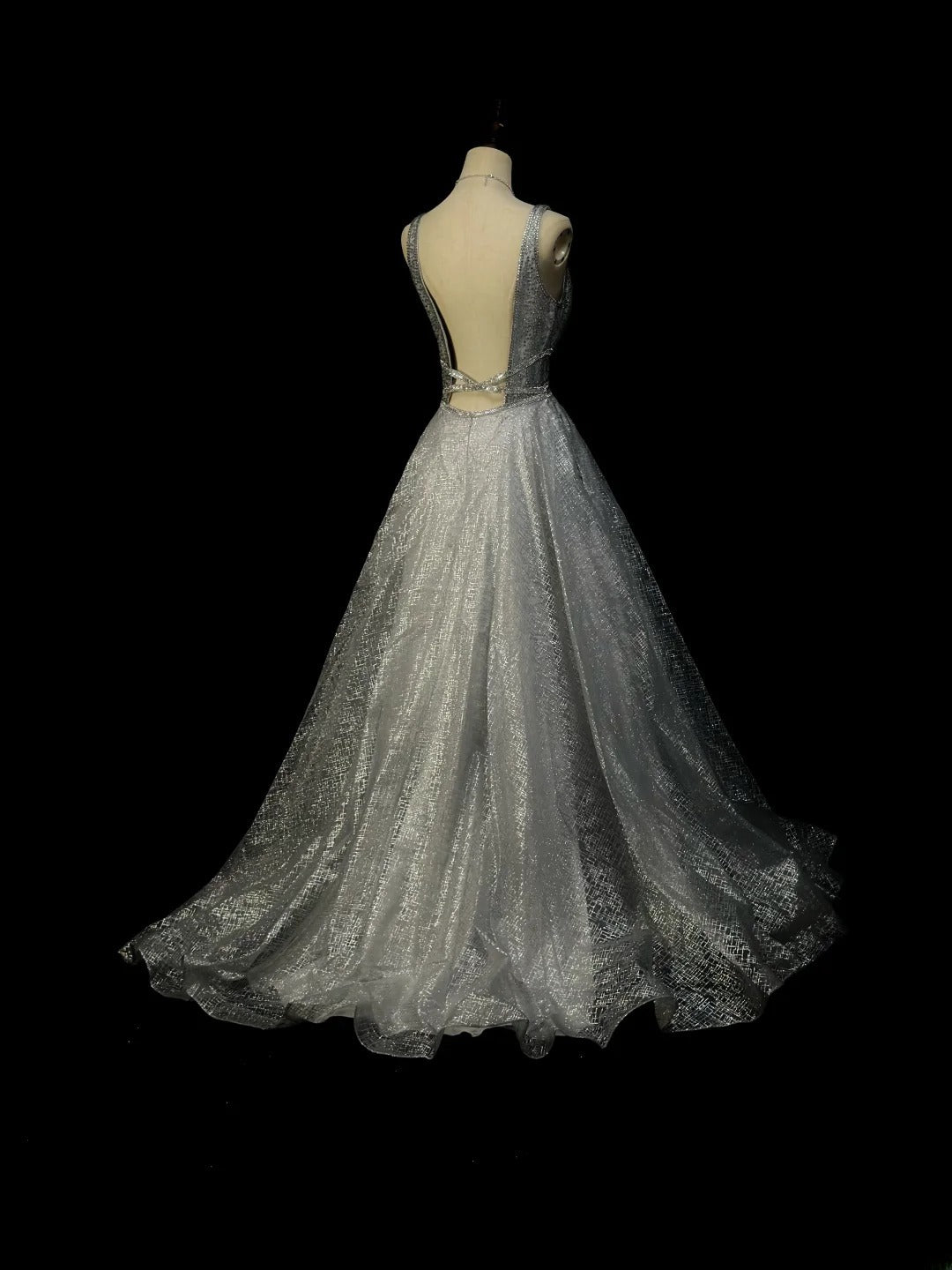 Beautiful Prom Dresses Ball Gown V Neckline Silver Gray With Backless Sequin Long Formal Outfits RB6091