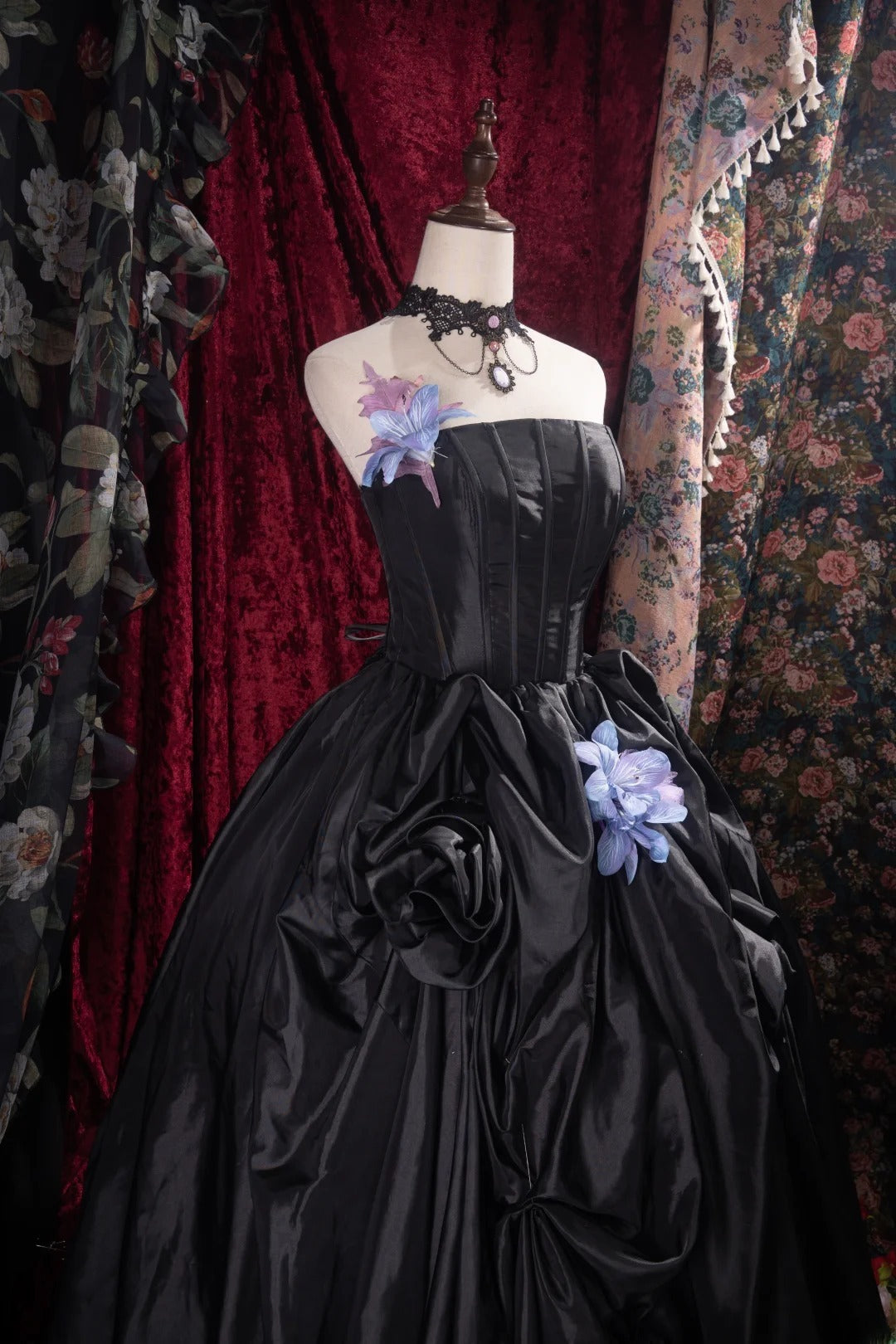 Dreamy Ball Gown Formal Events Strapless Black Satin With Flowers Quince Dress Quinceanera Dresses Birthday Outfits RB8506