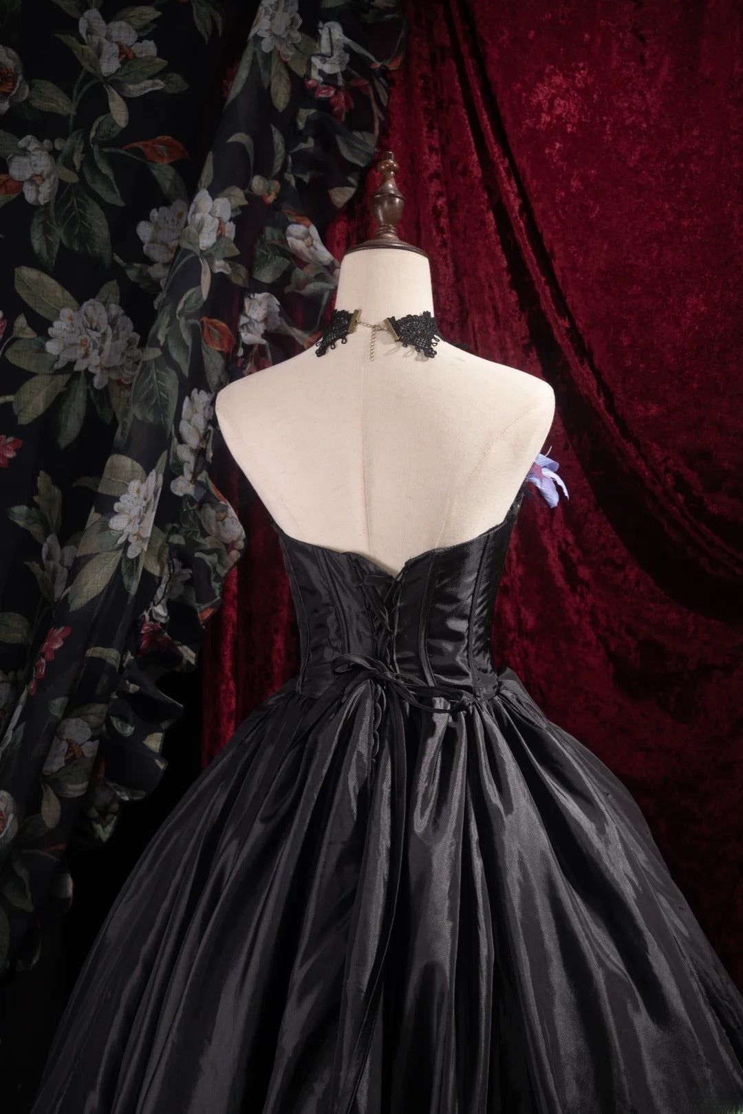 Dreamy Ball Gown Formal Events Strapless Black Satin With Flowers Quince Dress Quinceanera Dresses Birthday Outfits RB8506