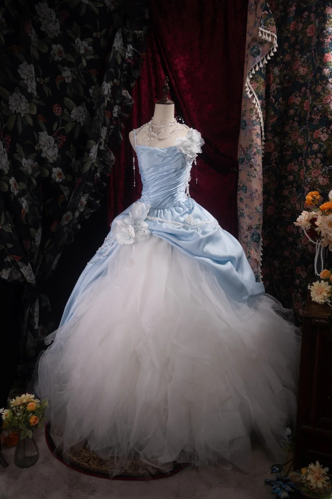 Chic Ball Gown Spaghetti Straps White Tulle Blue Long With Flower Tiered Quince Dress inspo Party Gowns Sweet 16 Outfits RB8507