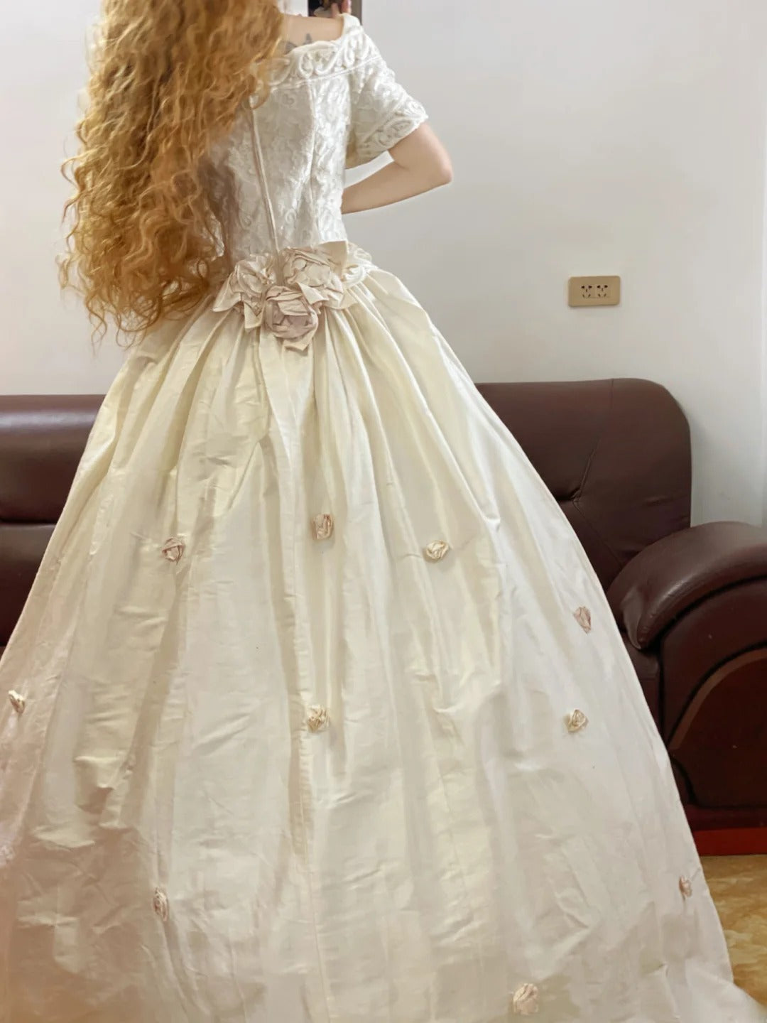 Elegant Floor Length Wedding Dress Classic White Ball Gown Off Shoulder With Sleeves Bridal Gown for Big Day RB9160