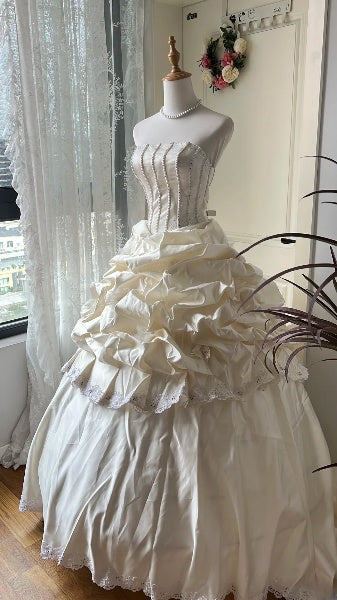 Sweet 15 Quinceanera Dress Ball Gown Strapless Ivory Satin With Tiered Long 15th Birthday Outfits RC0589