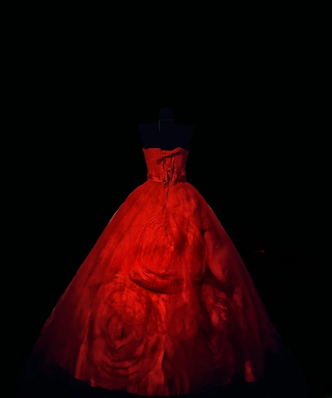 Modest Ball Gown Strapless Red Tulle Long Quinceanera Dresses With Flowers For Sweet 15 15 Anos Celebration Birthday Formal Gown RB8884
