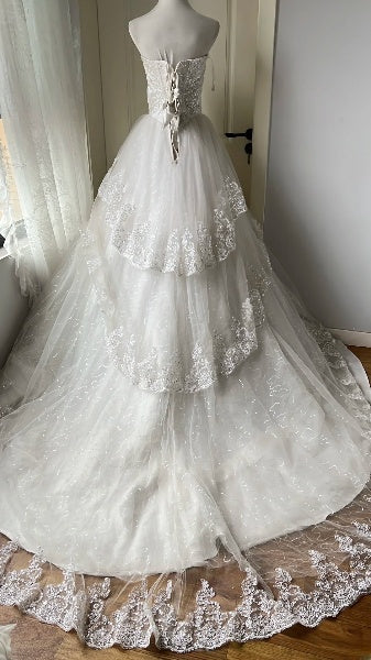 Chic Wedding Dress Ball Gown Strapless Tulle Lace With Tiered Layers Long Bridal Gown RC0594