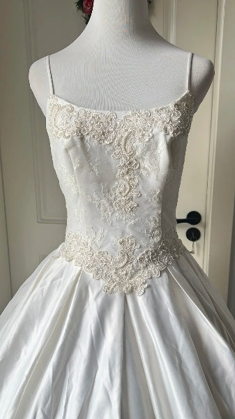 Sweet 15 Quinceanera Dress Ball Gown Spaghetti Straps Satin With Lace Long 15th Birthday Outfits RC0597