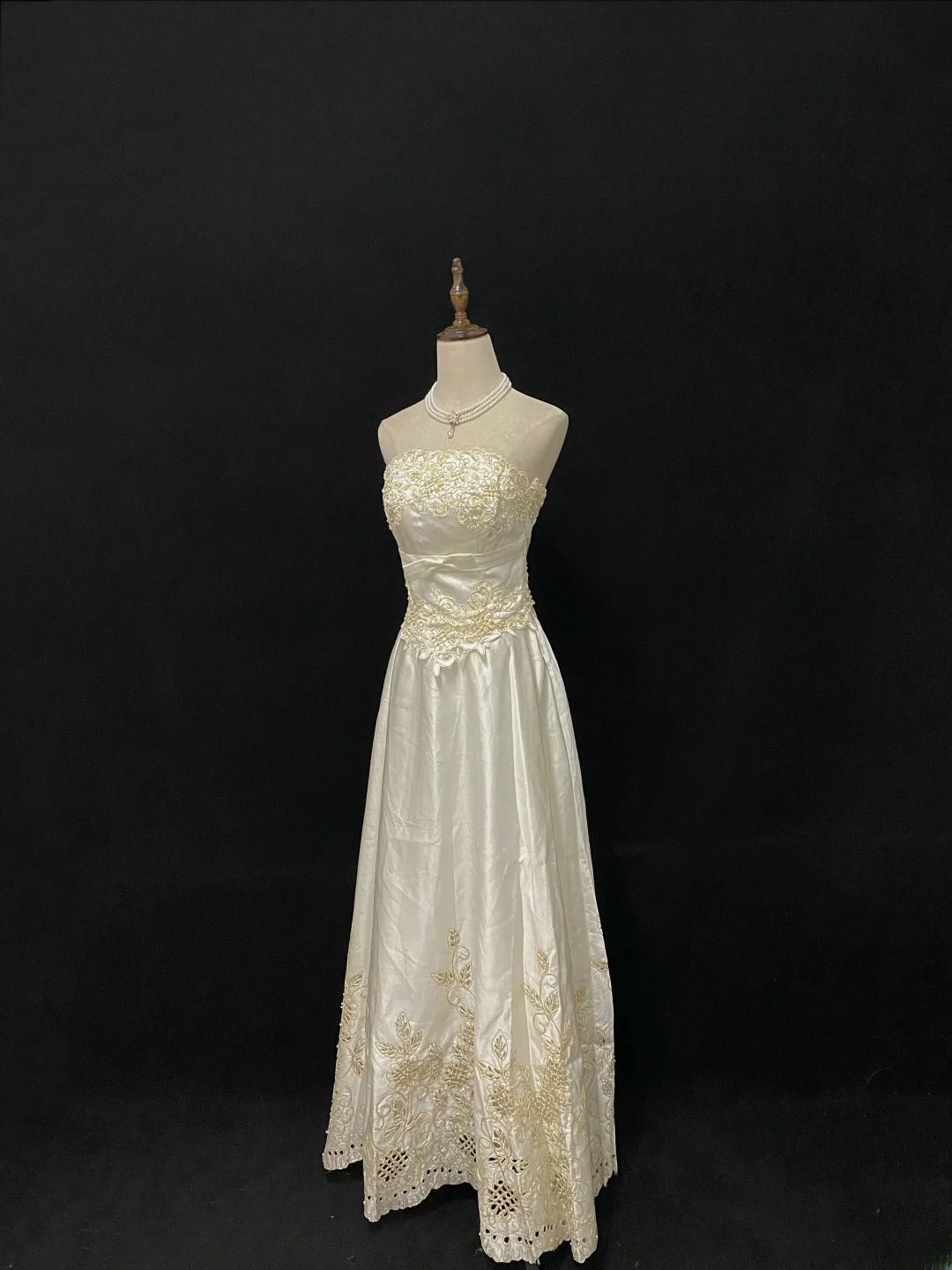 Vintage A Line Strapless Ivory With Appliqued Lace Brides Gown Bridal Dress Wedding Dresses Style RB7726