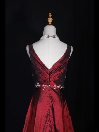 Vintage A line V Neck White Appliqued Bodice Pleated Burgundy Long Prom Dresses Impress 18th Birthday Outfits Prom Gown AS277