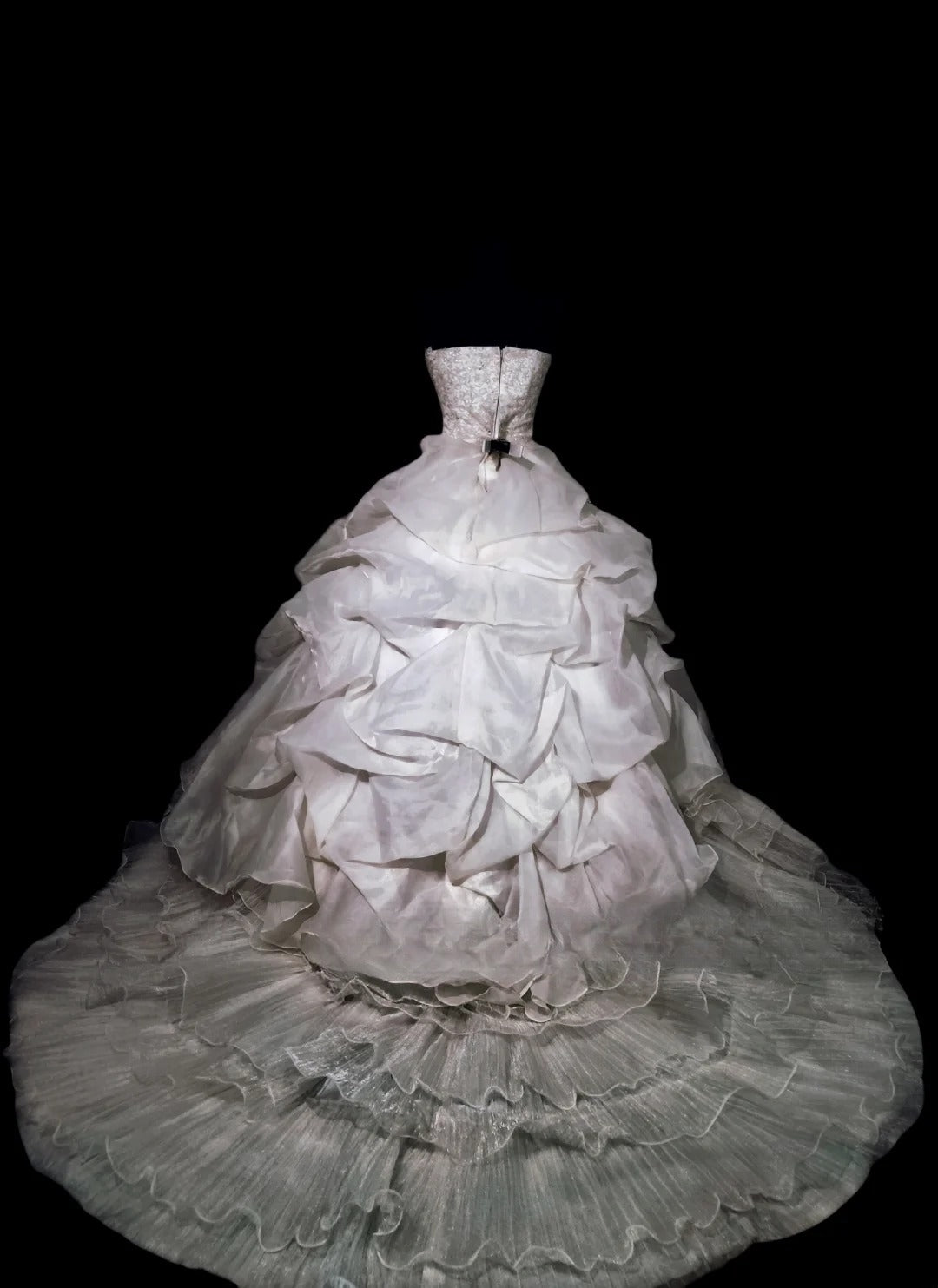 Vintage 80s Wedding Dress Ball Gown Strapless Ivory Lace With Tiered Bridal Gown for Big Day RC0070