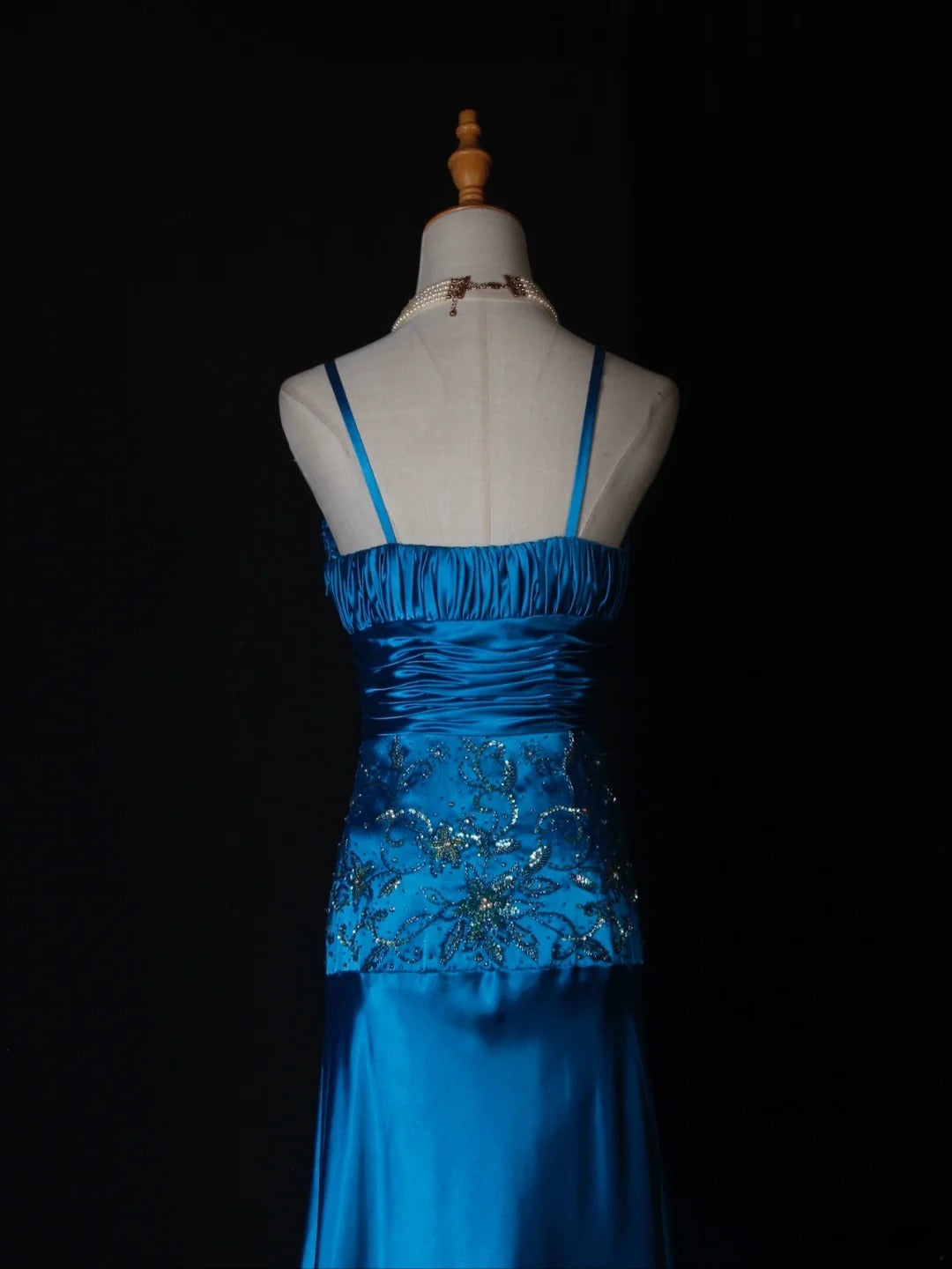 Vintage A Line Spaghetti Straps Blue Satin Sequins With Beaded Bodice Long Prom Dresses Impress 18th Birthday Outfits Prom Gown AS282